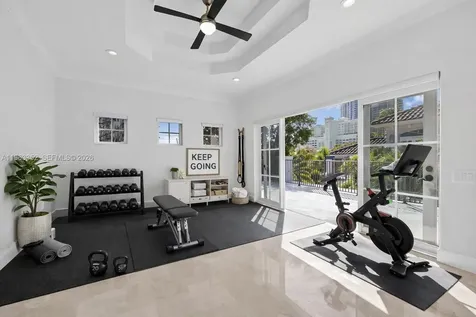 827 SE 2nd Court Fort Lauderdale FL 33301