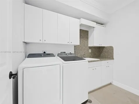 827 SE 2nd Court Fort Lauderdale FL 33301