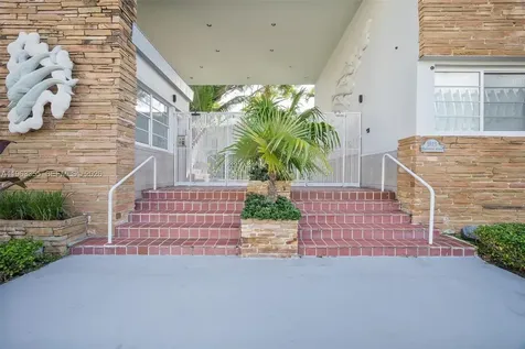 1925 Washington Avenue Miami Beach FL 33139
