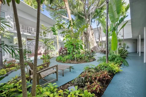 1925 Washington Avenue Miami Beach FL 33139
