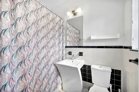1925 Washington Avenue Miami Beach FL 33139