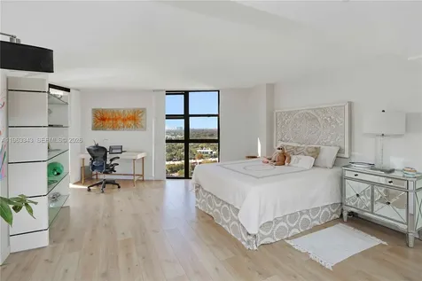 1000 Quayside Terrace Miami FL 33138