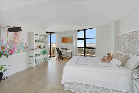 1000 Quayside Terrace Miami FL 33138