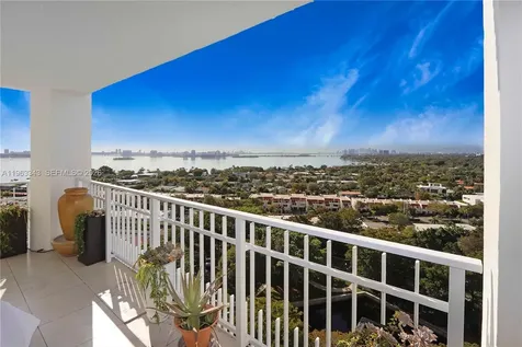 1000 Quayside Terrace Miami FL 33138