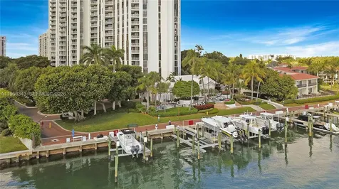 1000 Quayside Terrace Miami FL 33138
