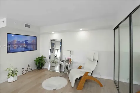 1000 Quayside Terrace Miami FL 33138