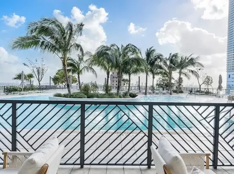 159 NE 6th Street Miami FL 33132