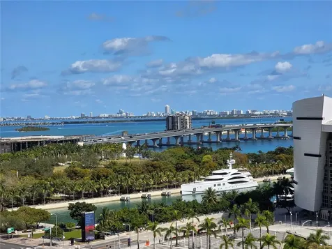 159 NE 6th Street Miami FL 33132