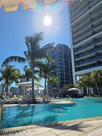 159 NE 6th Street Miami FL 33132