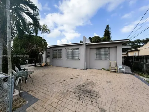 430 NW 53rd Avenue Miami FL 33126