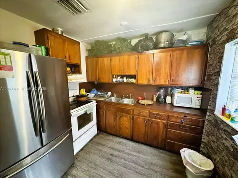 430 NW 53rd Avenue Miami FL 33126