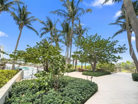 6799 Collins Avenue Miami Beach FL 33141