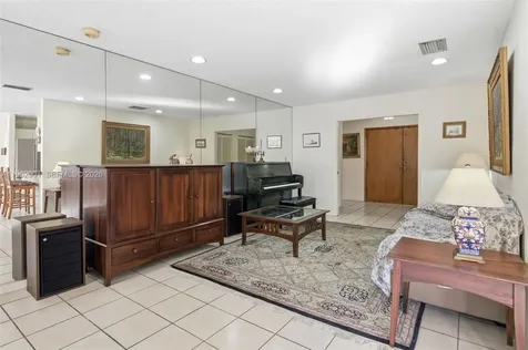 9208 Emerson Avenue Surfside FL 33154