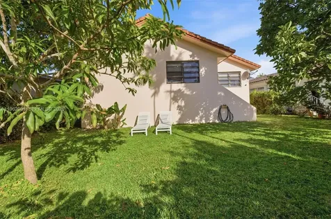 9208 Emerson Avenue Surfside FL 33154