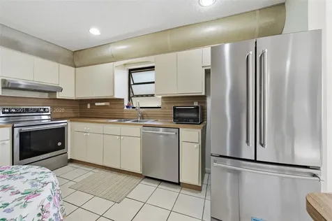 9208 Emerson Avenue Surfside FL 33154