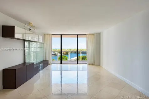 20505 E Country Club Drive Aventura FL 33180