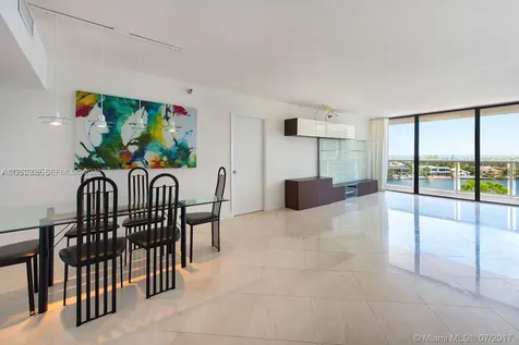 20505 E Country Club Drive Aventura FL 33180