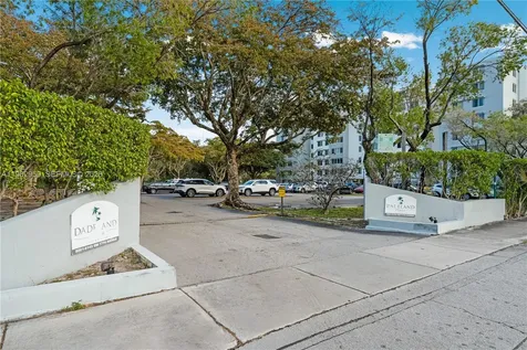 9001-9143 SW 77th Avenue Miami FL 33156