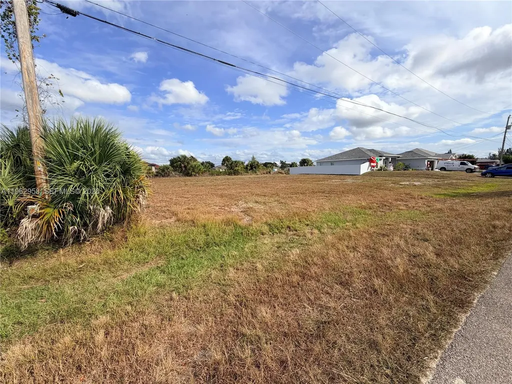 12TH Place Cape Coral FL 33909