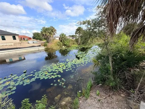 3737 NE 12 Th Place Cape Coral FL 33909
