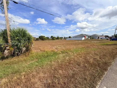 3737 NE 12 Th Place Cape Coral FL 33909