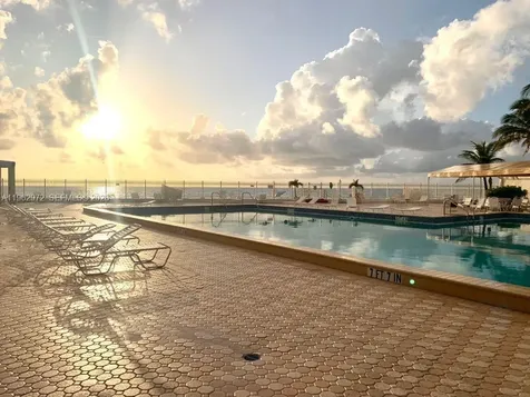 Hollywood FL 33019