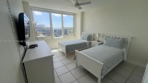 Hollywood FL 33019