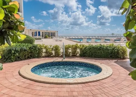 Hollywood FL 33019