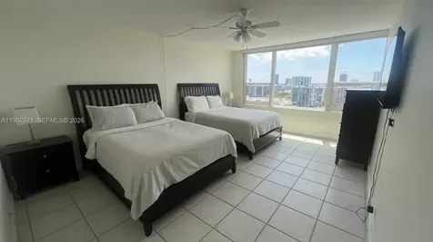 Hollywood FL 33019