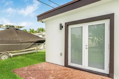 2901 SW 92nd Avenue Miami FL 33165