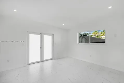 2901 SW 92nd Avenue Miami FL 33165