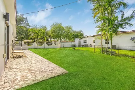 2901 SW 92nd Avenue Miami FL 33165