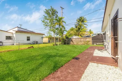 2901 SW 92nd Avenue Miami FL 33165
