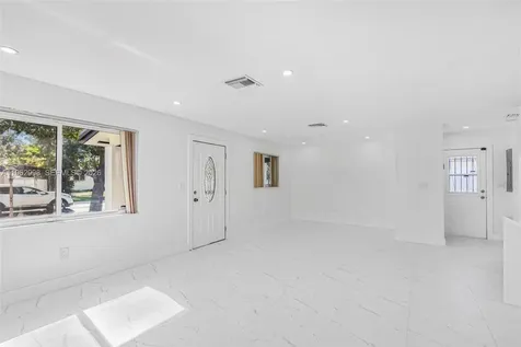 2901 SW 92nd Avenue Miami FL 33165