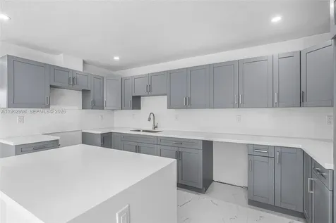 2901 SW 92nd Avenue Miami FL 33165