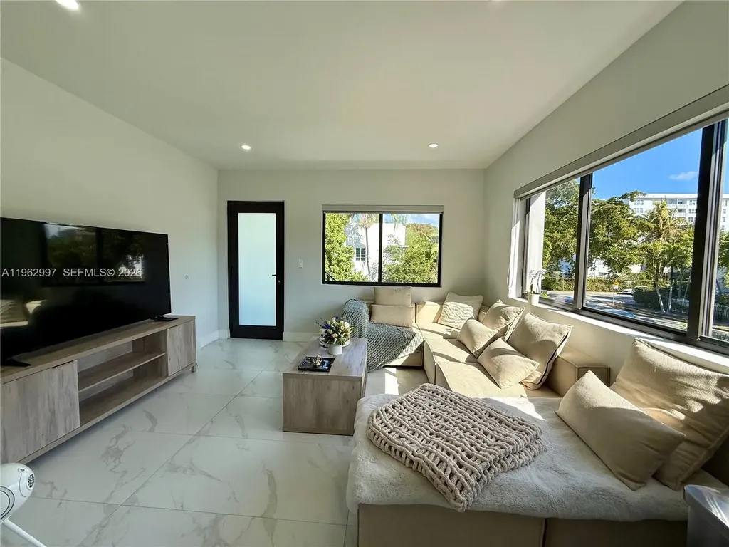 944 Jefferson Avenue Miami Beach FL 33139
