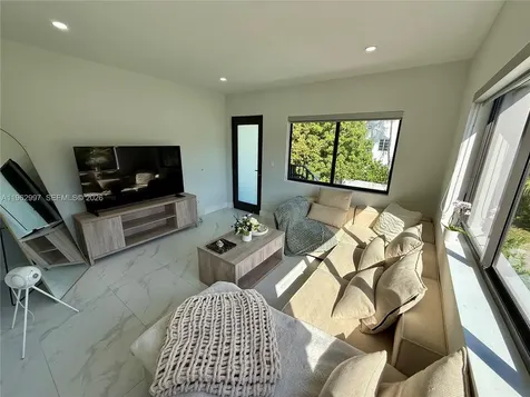 944 Jefferson Avenue Miami Beach FL 33139