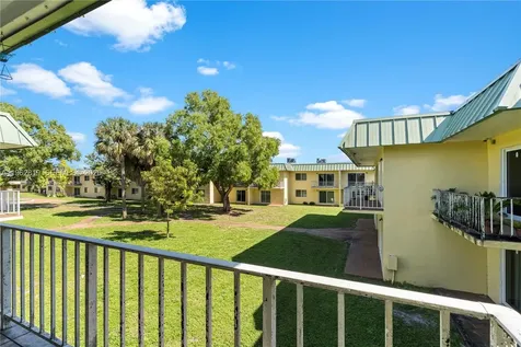 505 NW 177th Street Miami Gardens FL 33169