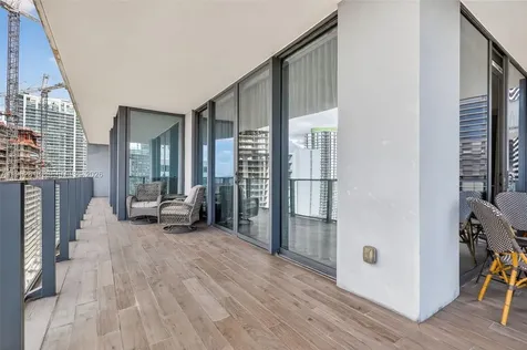 88 SW 7th Street Miami FL 33130