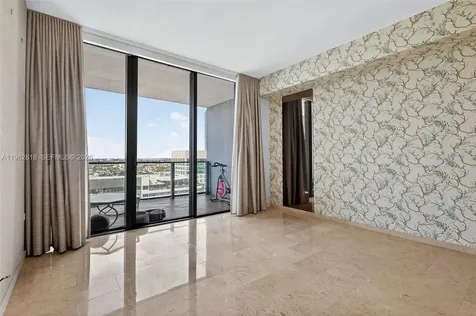 88 SW 7th Street Miami FL 33130