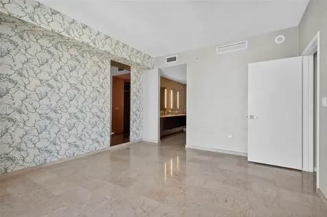 88 SW 7th Street Miami FL 33130