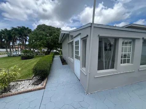 1260 NE 200th Terrace Miami FL 33179