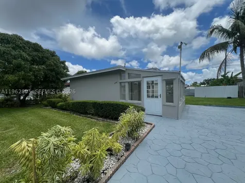 1260 NE 200th Terrace Miami FL 33179