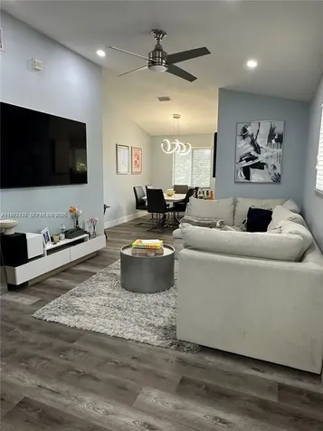2298 NW 78th Avenue Pembroke Pines FL 33024