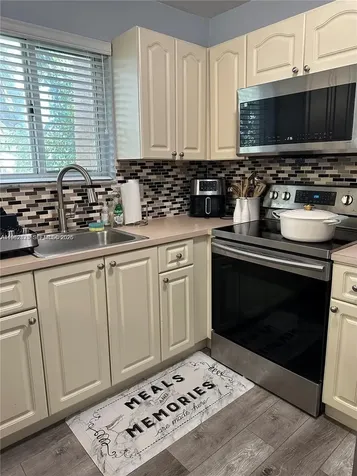 2298 NW 78th Avenue Pembroke Pines FL 33024