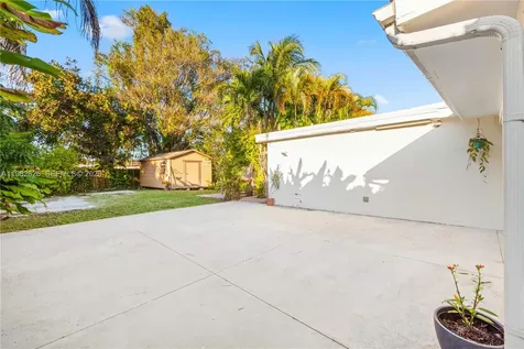 6365 SW 33rd Street Miami FL 33155