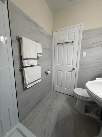 2460 NW 33rd Street Miami FL 33142