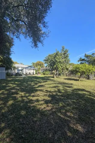 2460 NW 33rd Street Miami FL 33142