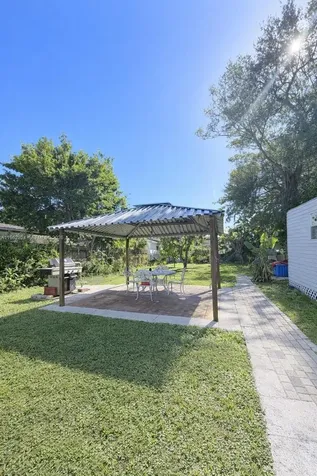 2460 NW 33rd Street Miami FL 33142