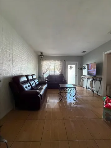2460 NW 33rd Street Miami FL 33142